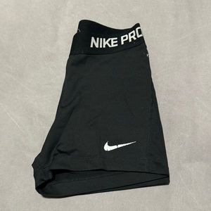 Women’s Nike pro shorts